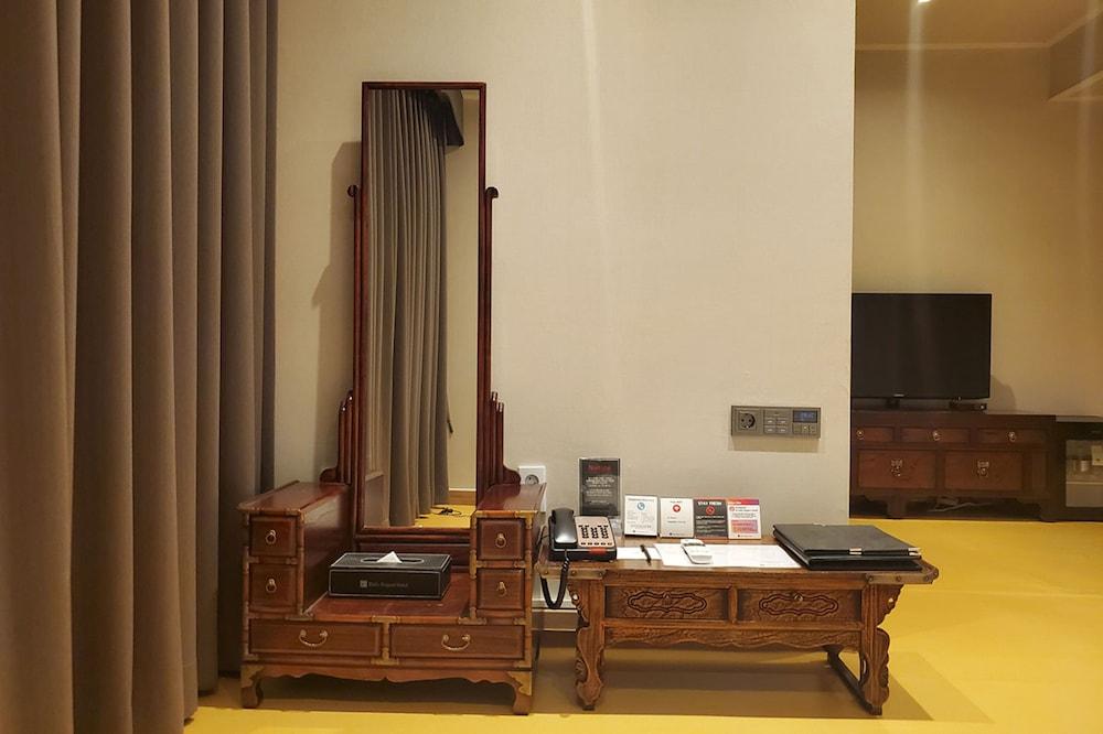 Eldis Regent Hotel Daegu Buitenkant foto